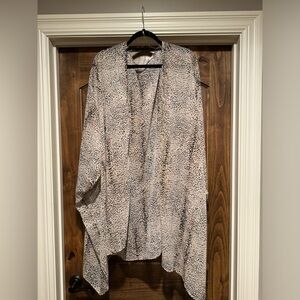 NWOT Cheetah Print Shawl